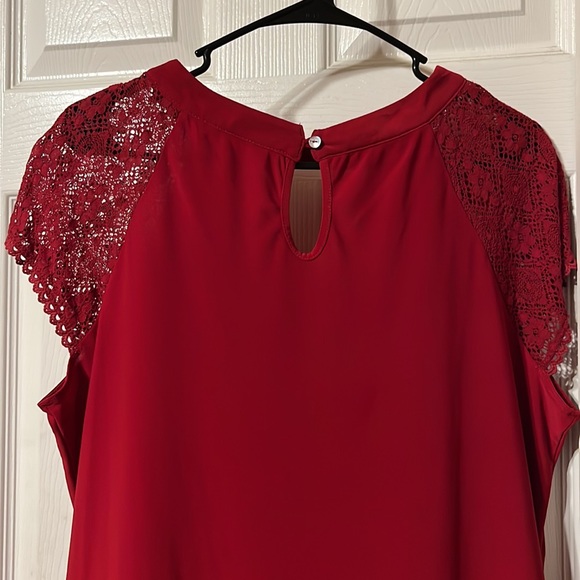 Woman top RED PerSeption Concept.         No sleeves. - Picture 3 of 6